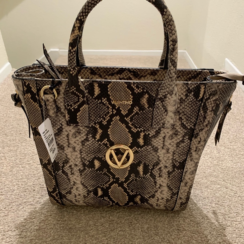 Valentino Hand Bag Never Worn - Tags still on